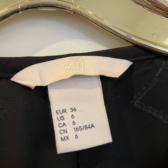 H&M Black Embroidered Beaded Coat Sz 6 - Picture 2 of 3